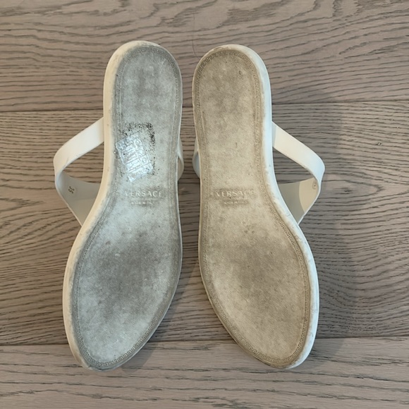 Versace sandals size 35 - Picture 5 of 6